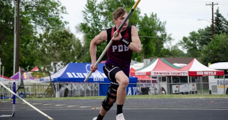Tanner Vick repeats as Class C boys pole vault champ