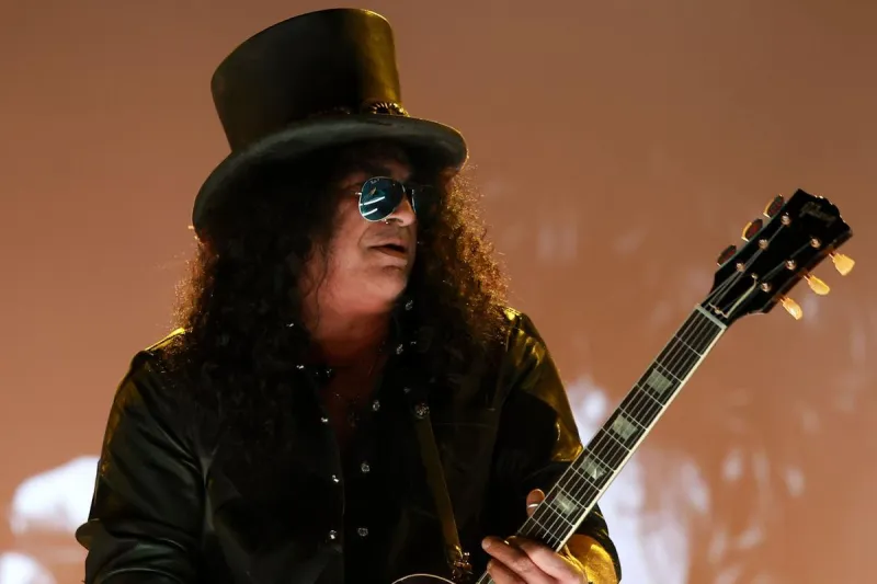 Watch Guns N' Roses Perform 'Think About You' For the First Time Since 2006