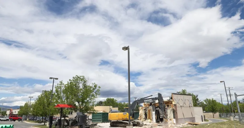 Crews demolishing Hardee's building to make way for Helena's 3rd McDonald's