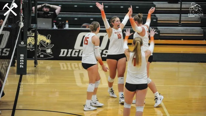 Volleyball introduces 2026 signing class