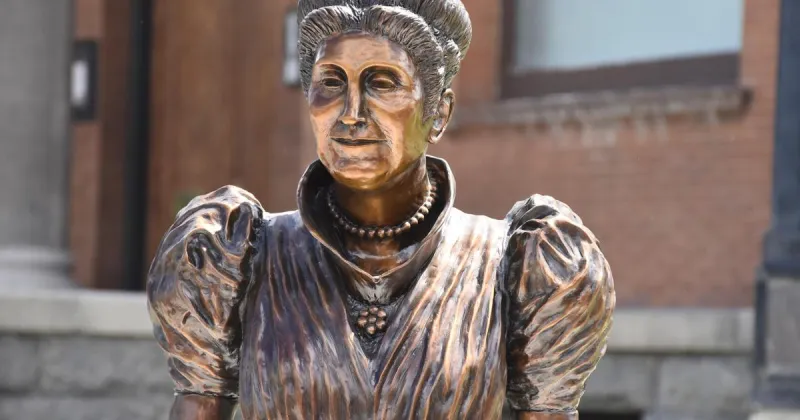 'Banjo-playing school teacher and feminist': Phoebe Hearst statue unveiled in Anaconda