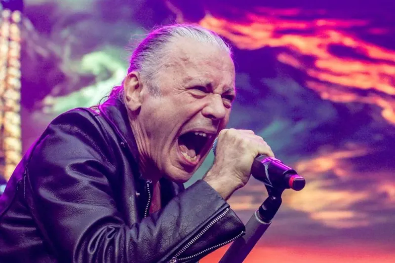 Iron Maiden's Bruce Dickinson Calls Out 'Legends' Who 'Can't Sing Anymore'