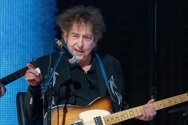 Bob Dylan's Former Guitarist Addresses His Recent Exit