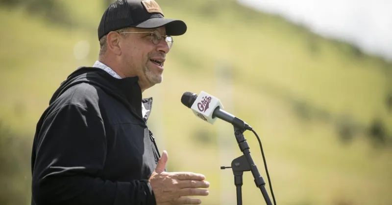 Montana Grizzlies, head football coach Bobby Kennedy agree to new 4-year contract