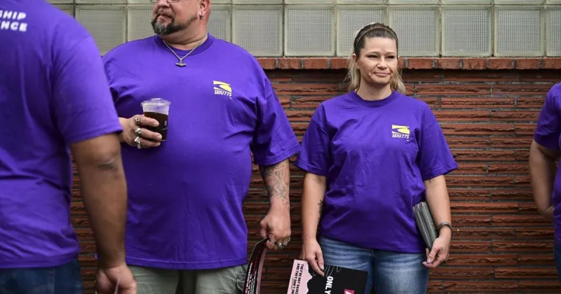 Healthcare workers rally in Missoula to push negotiations forward