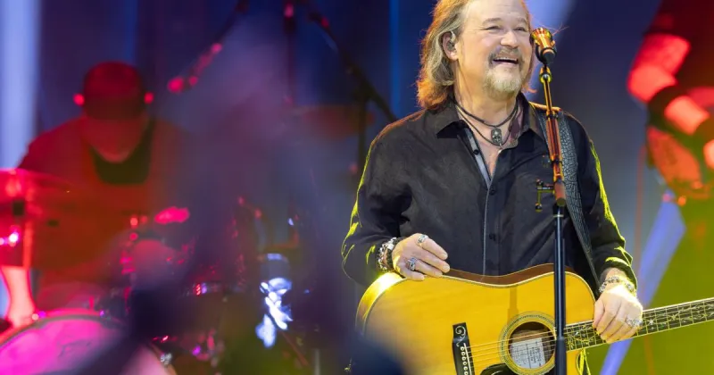 Travis Tritt takes over the Last Chance Stampede and Fair before weather cuts concert short