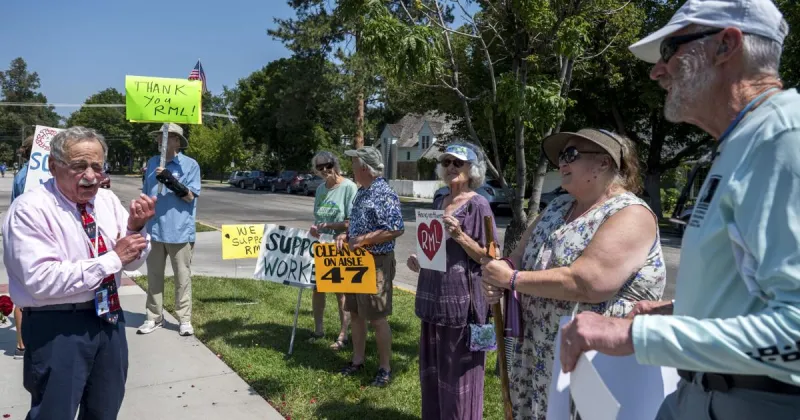 Community members rally to support Rocky Mountain Laboratories employees in Hamilton