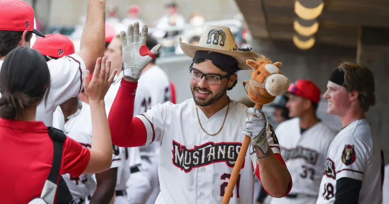 Mustangs' Charlie Muniz ties franchise home run record; Ponies establish team HR mark