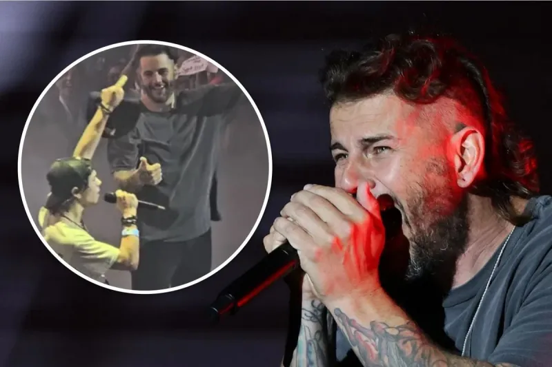 Avenged Sevenfold Fan Goes Viral After M. Shadows Lets Him Sing Lead at Show