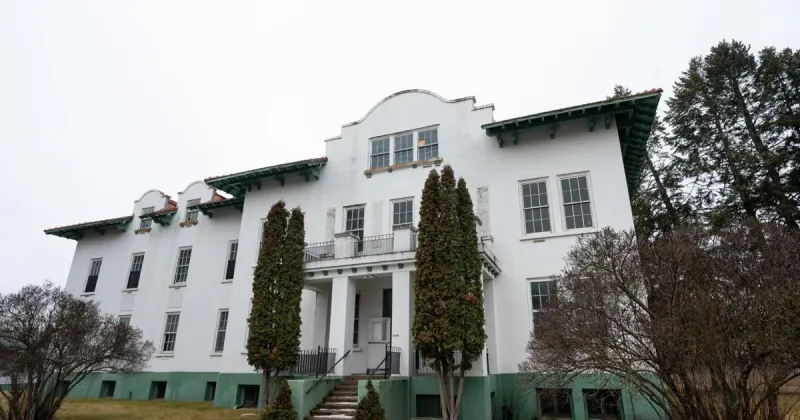 Old Post Hospital owners issued final permit to demolish historic structure