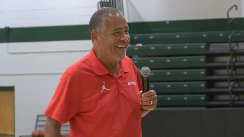 College basketball coaching legend Kelvin Sampson returns to Butte to give back