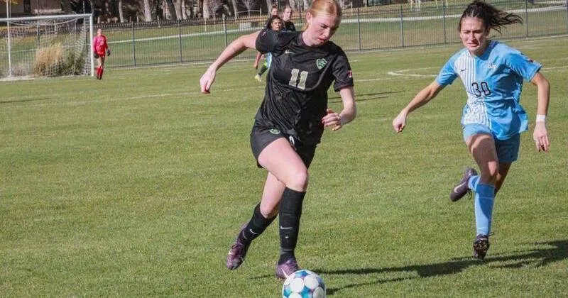 Davis brace leads rocky women to 3-3 draw vs. Hastings