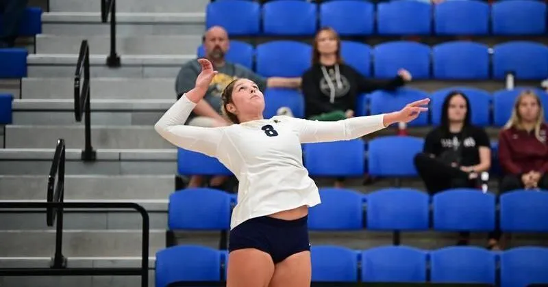 Yellowjackets split opener at Javelina Classic, outlast Edinboro
