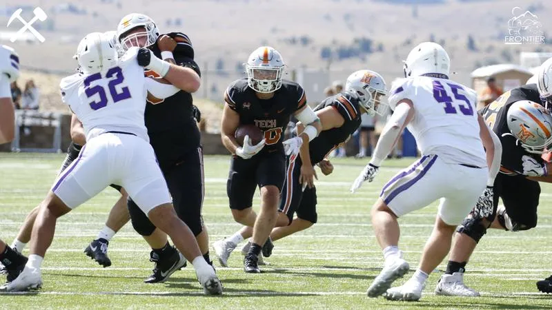 Defense, special teams lead No. 5 football to win over No. 11 Carroll