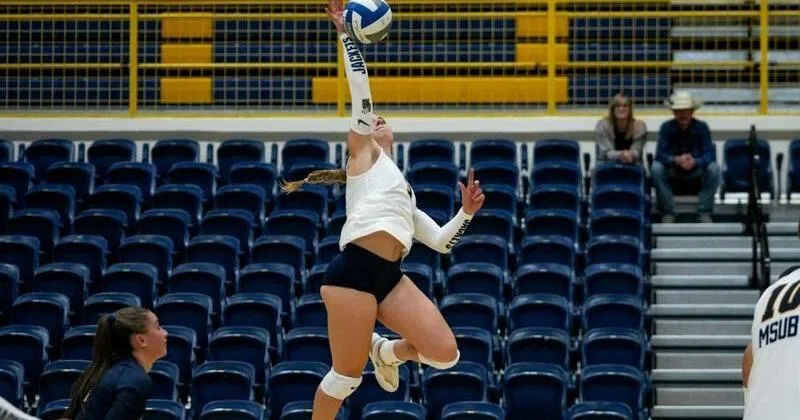 Five-set thriller caps MSUB's second day at Javelina Classic