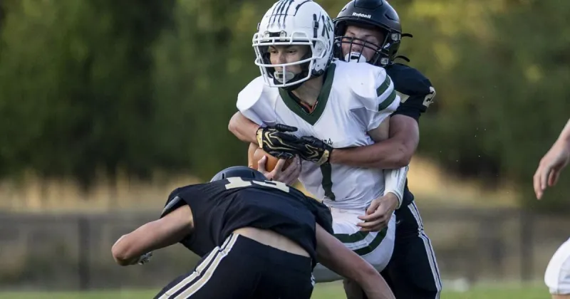 St. Regis-Mullan holds the line as time expires, knocks off No. 6 Seeley-Swan Blackhawks