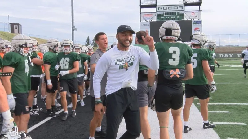 Montana Tech football soars to 3rd in new coaches' poll
