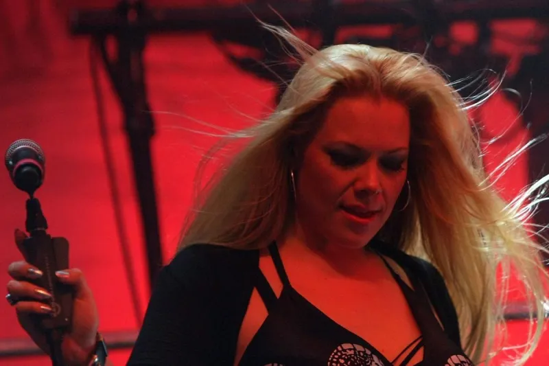 Symphonic Metal Singer Amanda Somerville Diagnosed With 'Malignant' + 'Aggressive Brain Tumor'