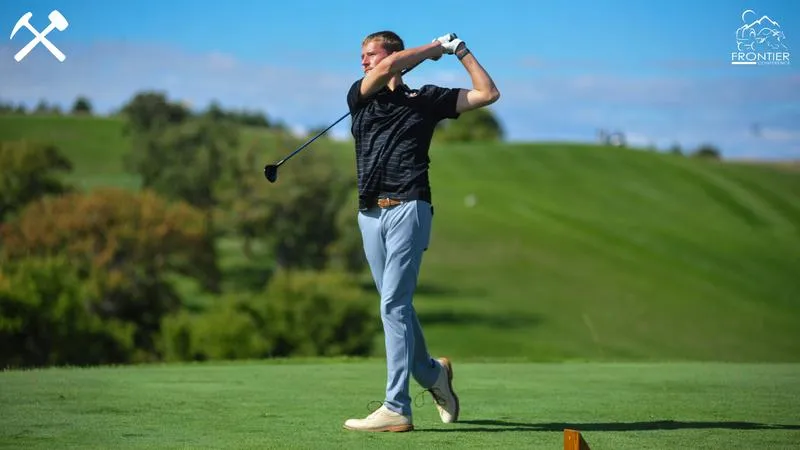 Goroski leads men's golf to third in season-opener