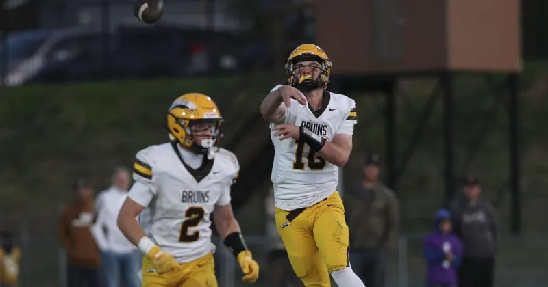 Carson Toivonen's clutch throws, Capital's perseverance lead Bruins past Helena High