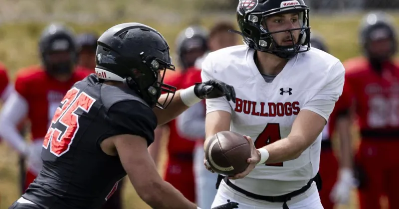 Western QB Kaden LaPlaunt's standout performance recognized by Frontier Conference
