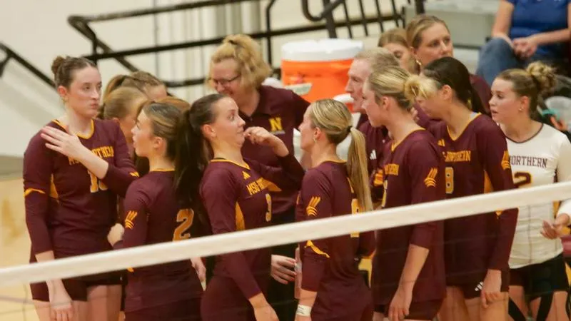 Skylights Fall to Bellevue in Three Sets
