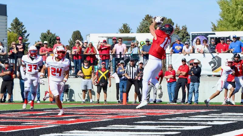Bulldog Football Drops Heartbreaker to SOU, 28-27