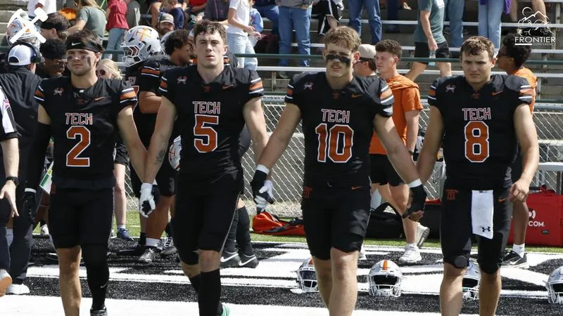 Football stays at No. 6 in NAIA coaches' poll