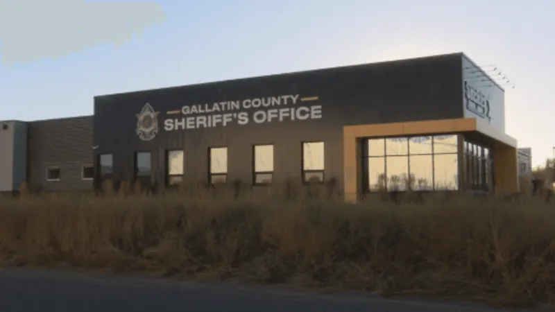 Suspects sought after vehicle break-ins, stolen Ford Edge in Gallatin Heights