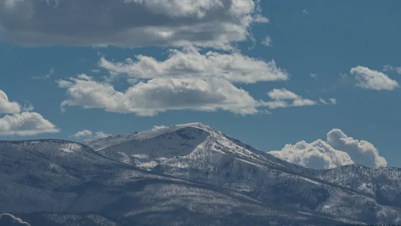 Warm weather gives way to winter-like conditions this weekend