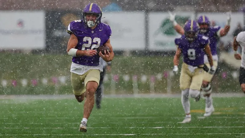 No. 12 Saints Smother Bulldogs in the Snow, 52-10