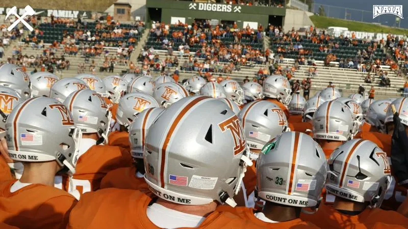 Football improves to No. 5 in NAIA coaches' top 25 poll