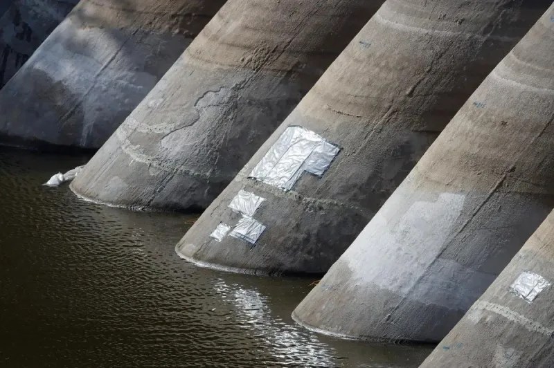 Dozens of California dams need repair as El Nio winter nears