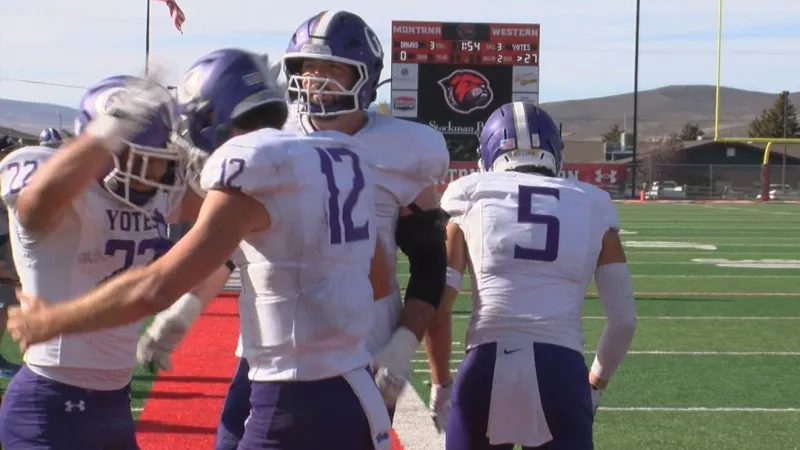Top ranked College of Idaho bulldozes past Montana Western