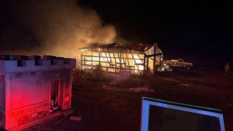 Crews contain structure, grass fire near Ennis