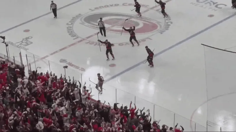 Ehlers' OT winner lifts Hurricanes past Canadiens, ties Eastern Conference finals 1-1