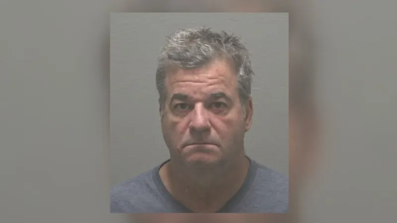 Man arrested in Market Street convenience store armed robbery