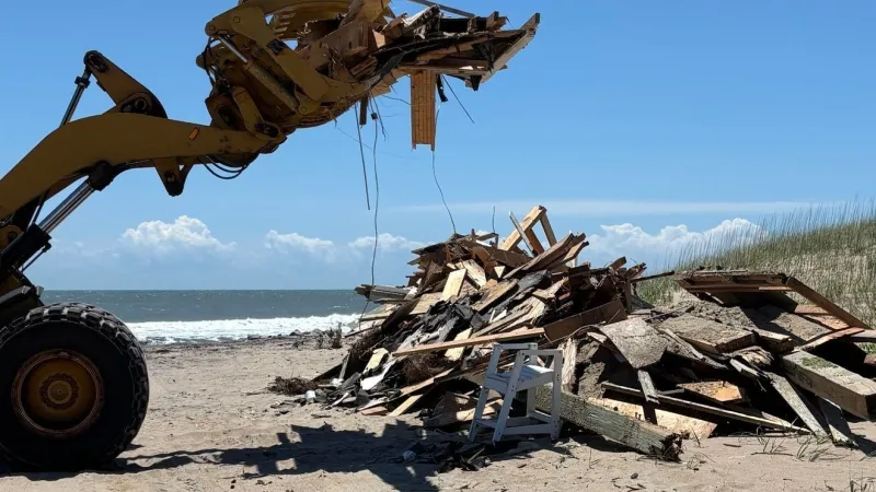 Crews continue cleanup at Cape Hatteras seashore after Buxton house collapse