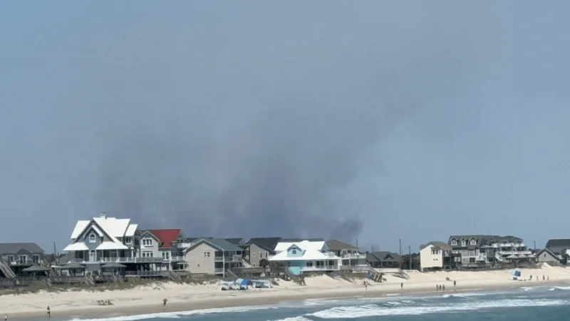 Fire near Sneads Ferry Road at Camp Lejeune contained; road reopened after smoke closure