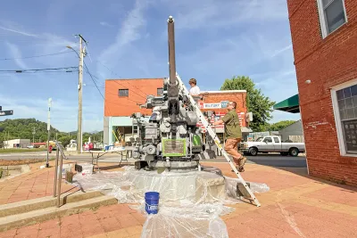 Clyde's favorite landmark gets a paint job