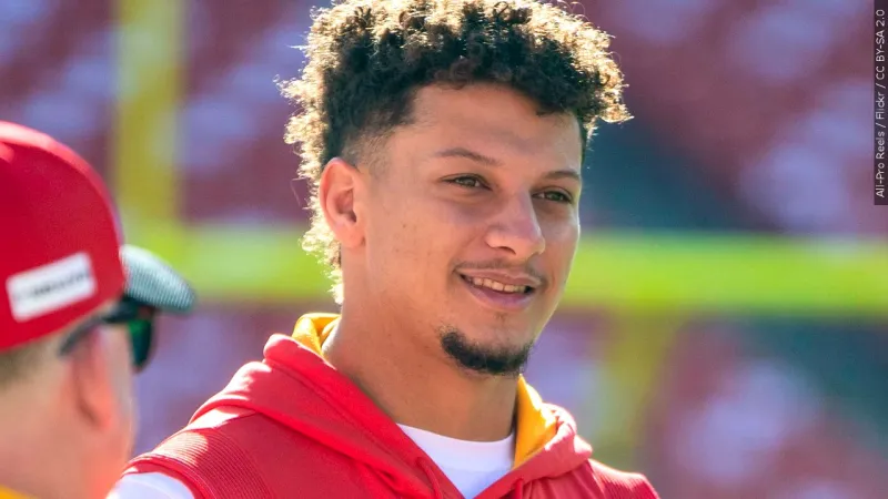 Chiefs lock in Patrick Mahomes through 2033 with a $504.75M reworked deal