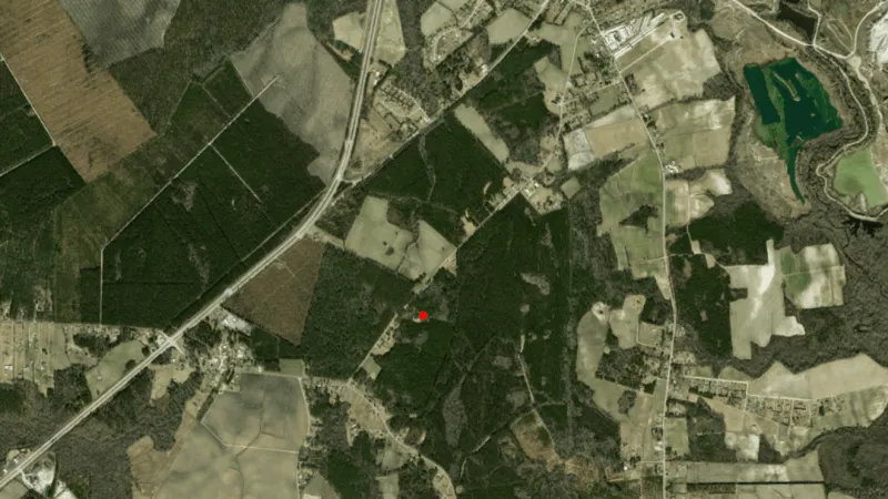 Firefighters battle 7-acre wildfire near Maysville in Onslow County, officials say