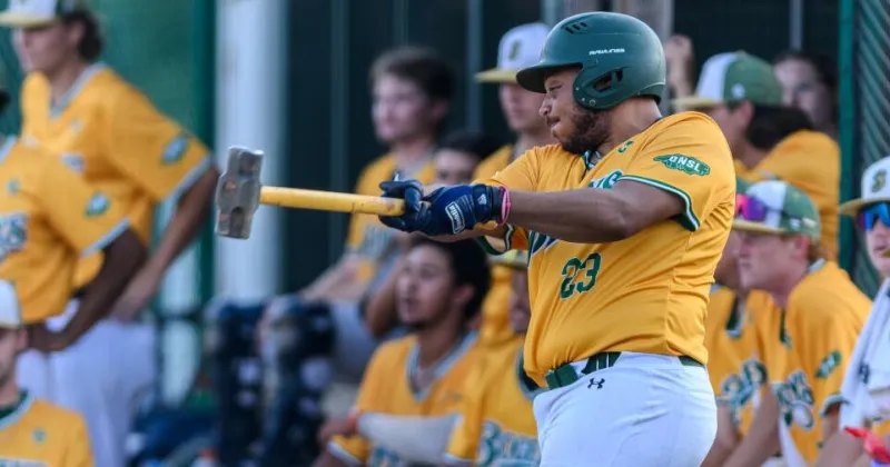 Hammer Time: Bogey's Slugger With Powerful, Unique Routine