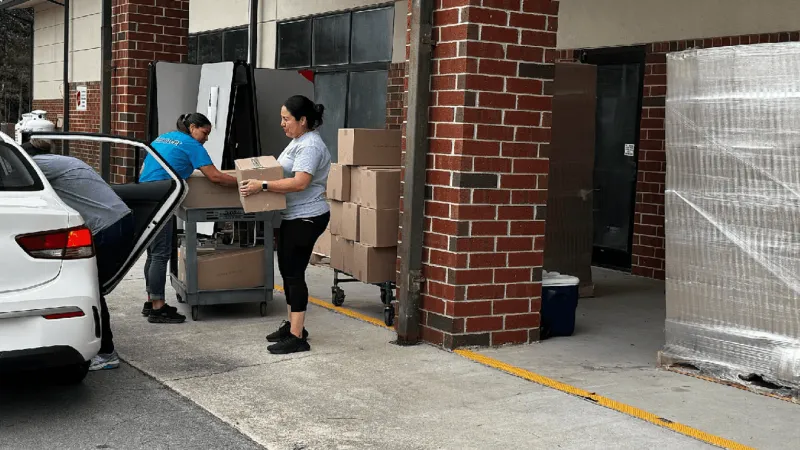 Over 330 free meal kits distributed to Pamlico County children this summer