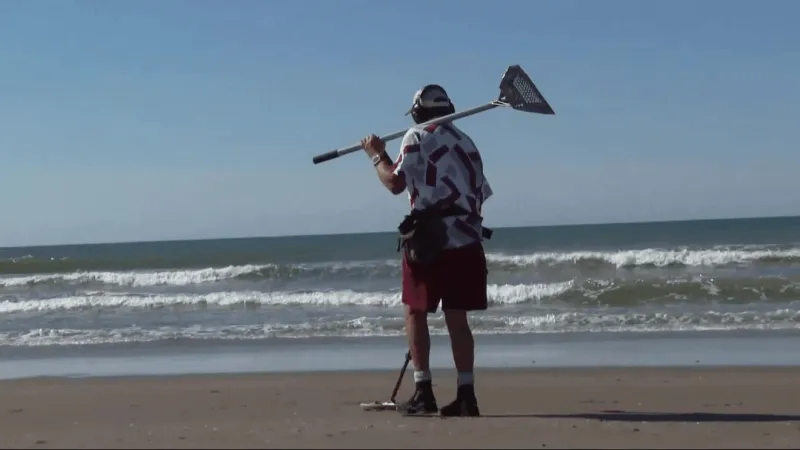 Ring finder locates lost band in minutes using metal detector on Emerald Isle beach