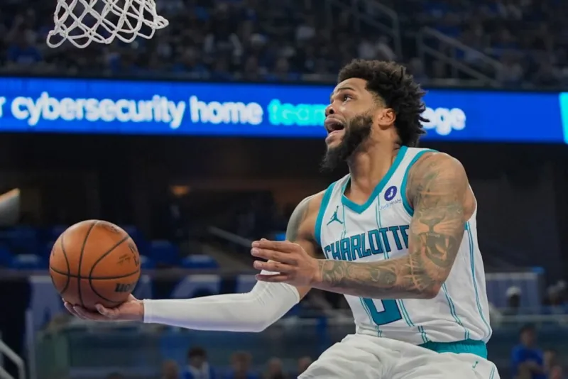 Hornets trade Miles Bridges to Suns for former Duke star Grayson Allen, Royce O'Neale, draft pick