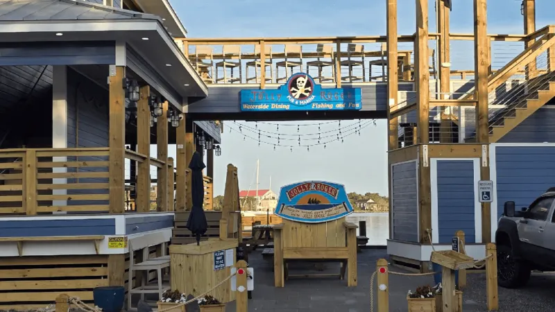 Jolly Roger Pub & Marina to reopen Thursday after kitchen fire