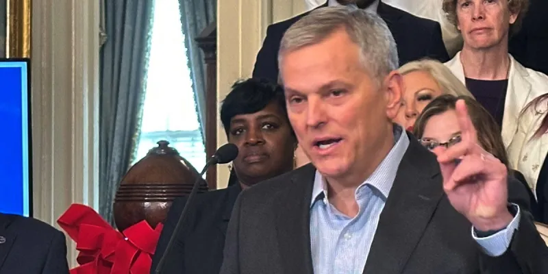 Stein vetos bill barring homeless camps