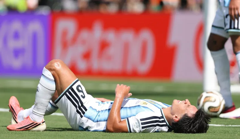 Argentina's Lisandro Martnez Departs World Cup Final vs. Spain Early Due To Injury