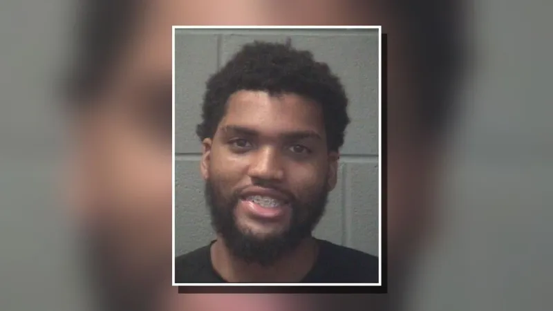 Man arrested after Jacksonville police chase suspects linked to vehicle break-ins